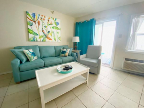 Emerald Skye 52 by ALBVR - Beautifully decorated beachfront condo